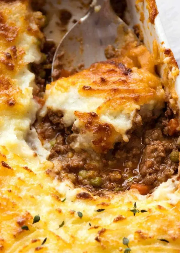 Shepherd's pie with creamy mashed potato topping